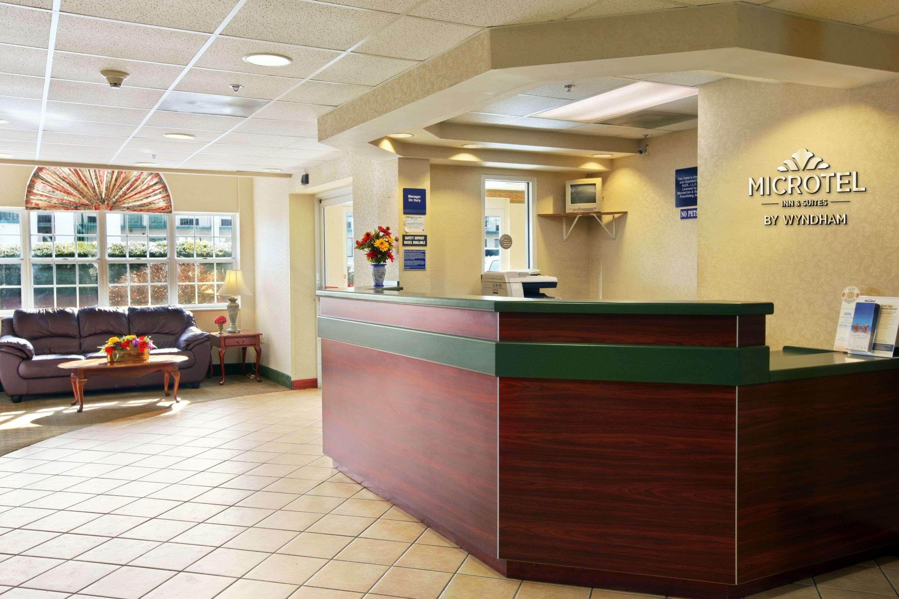Microtel Inn & Suites By Wyndham Rock Hill/Charlotte Area Inreriör bild