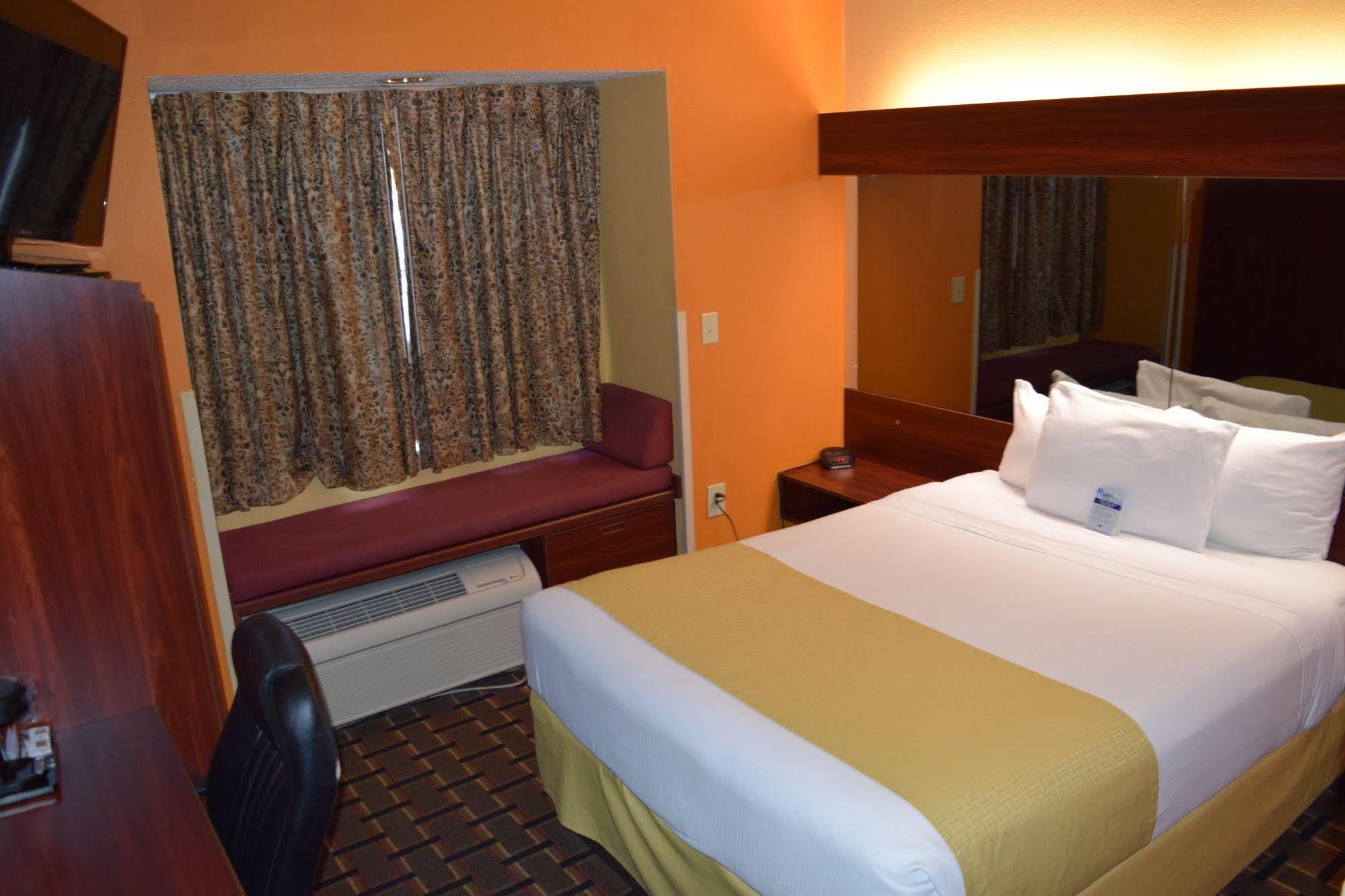 Microtel Inn & Suites By Wyndham Rock Hill/Charlotte Area Exteriör bild